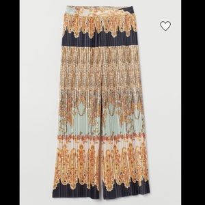 H&M Paisley-Pattern Pleated Palazzo Pants
